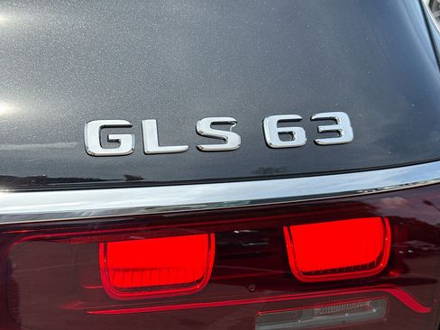 Used 2025 Mercedes-Benz GLS 63 AMG 4MATIC image 11