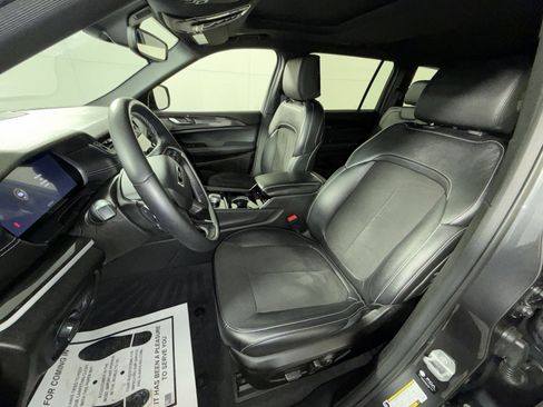 Used 2022 Jeep Grand Cherokee L Laredo image 13