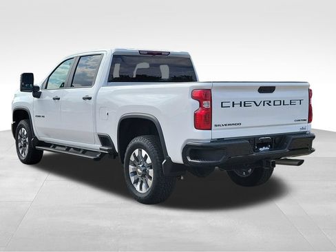 Used 2024 Chevrolet Silverado 2500 Custom w/ Custom Value Package AWD/4WD image 4