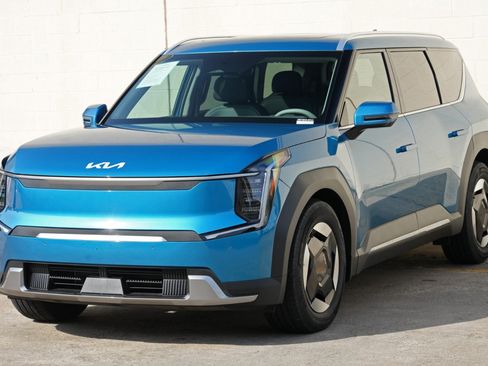 Used 2025 Kia EV9 Wind AWD/4WD image 49