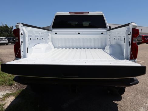 New 2026 Chevrolet Silverado 2500 Custom w/ Custom Value Package AWD/4WD image 9
