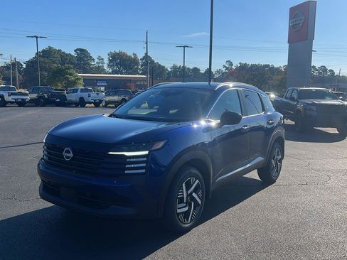 New 2026 Nissan Kicks SV image 7