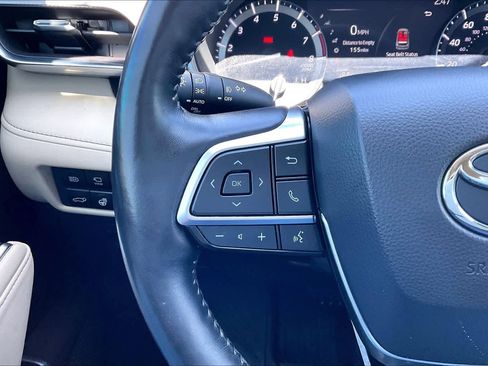 Used 2020 Toyota Highlander Platinum image 24