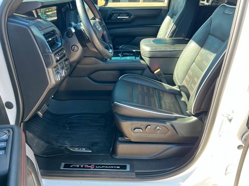 Used 2025 GMC Yukon XL AT4 Ultimate AWD/4WD image 18