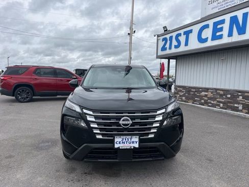 Used 2025 Nissan Rogue SV image 4