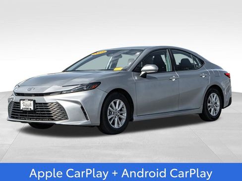 Certified 2025 Toyota Camry LE image 3