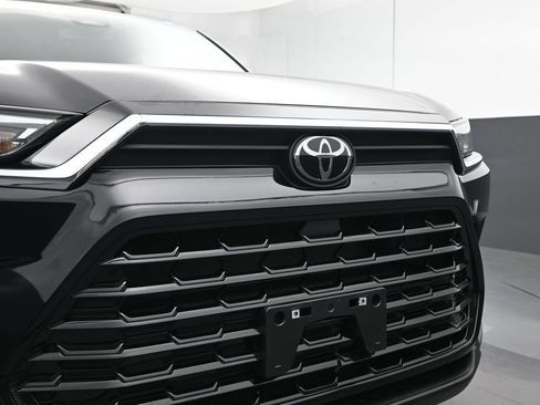 Used 2024 Toyota Grand Highlander AWD image 6