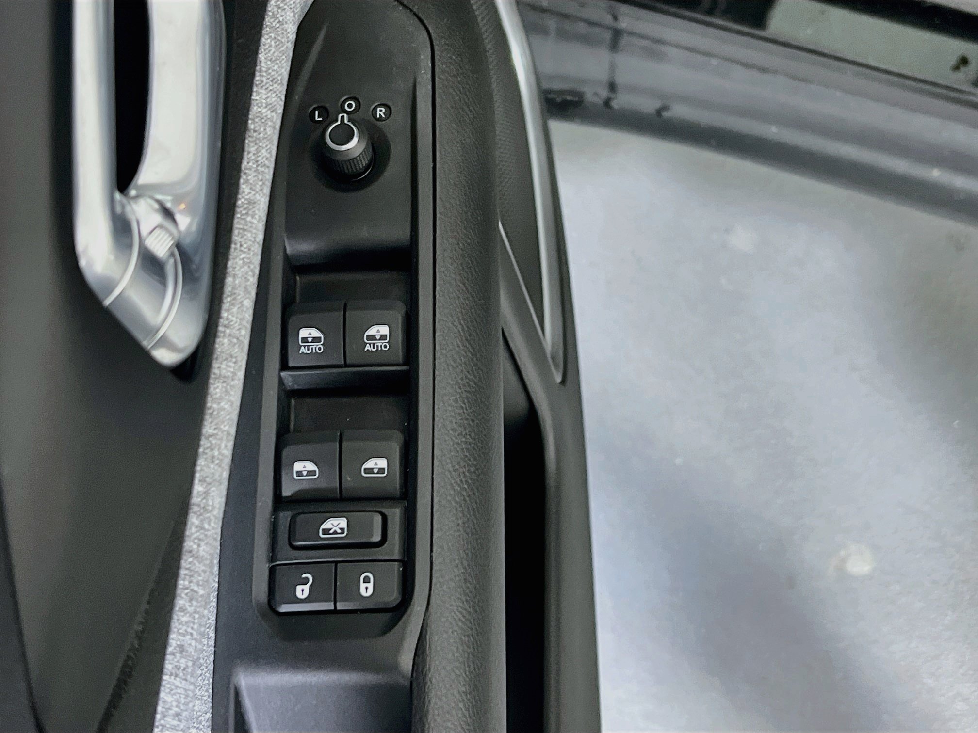Used 2023 Jeep Compass Latitude AWD/4WD image 17
