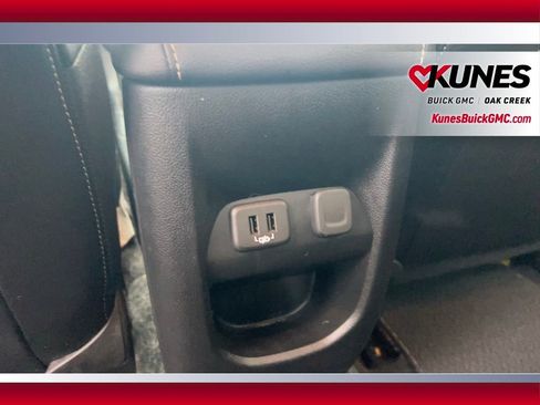 Used 2021 GMC Canyon Denali image 6