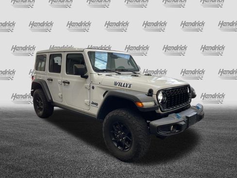 Used 2024 Jeep Wrangler Unlimited AWD/4WD image 2
