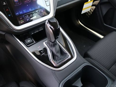 Used 2025 Subaru Outback Premium image 31