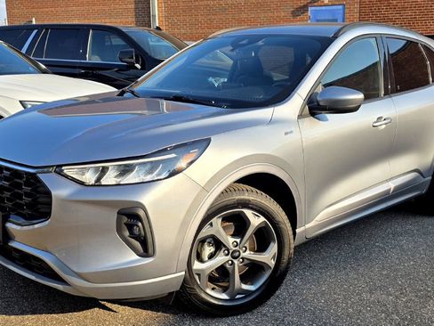 Used 2023 Ford Escape ST-Line Select AWD/4WD image 4