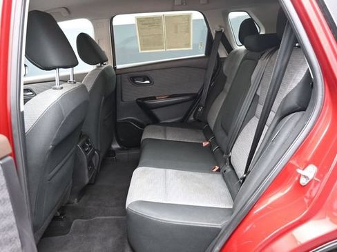 Used 2021 Nissan Rogue SV FWD image 9