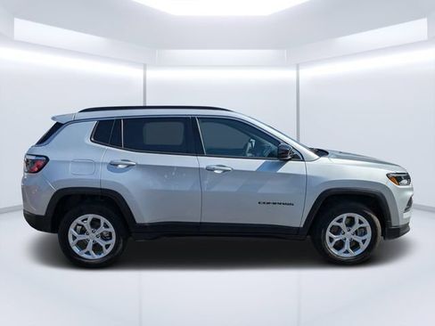 Certified 2024 Jeep Compass Latitude AWD/4WD image 2