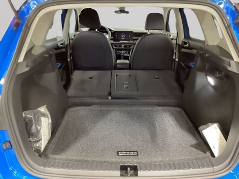 Certified 2025 Volkswagen Taos SE AWD/4WD image 15