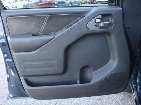 Used 2019 Nissan Frontier PRO-4X w/ Pro-4x Luxury Package image 17