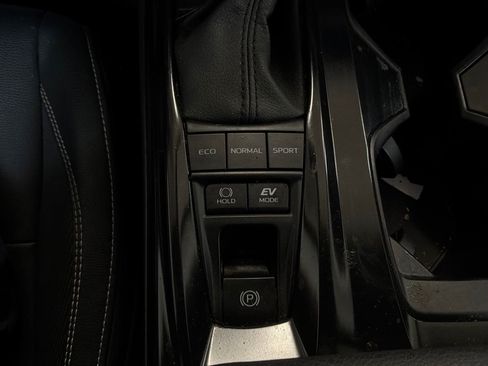 Used 2025 Toyota Camry SE FWD image 22