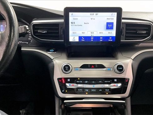 Used 2021 Ford Explorer XLT image 15