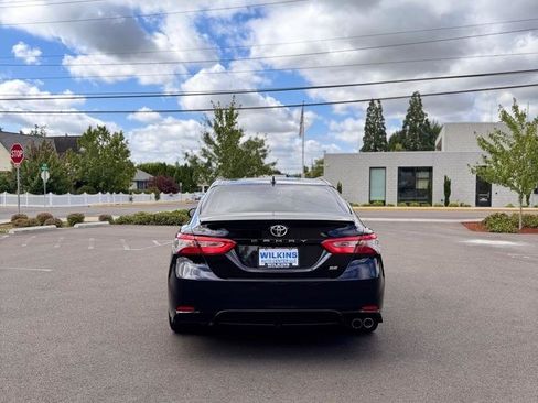 Used 2019 Toyota Camry SE w/ Convenience Package FWD image 6