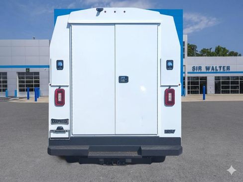 Used 2025 Chevrolet Express 3500 w/ Power Convenience Package RWD image 5