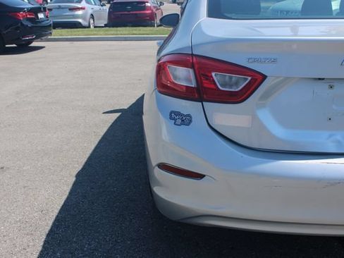 Used 2016 Chevrolet Cruze LS FWD image 39