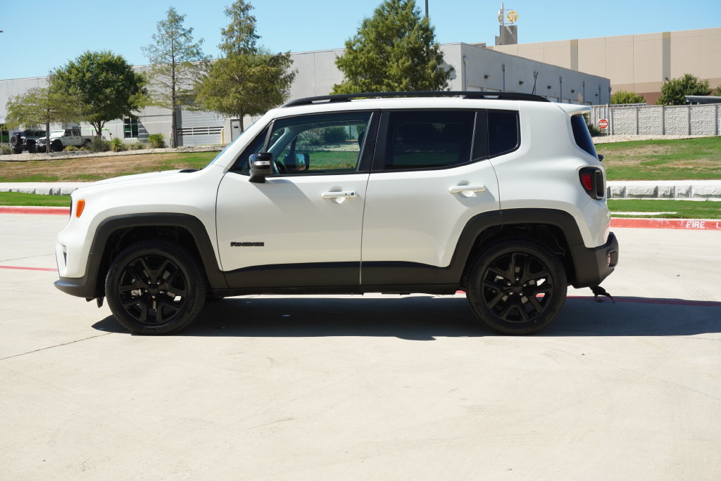 Used 2023 Jeep Renegade Altitude w/ Convenience Group I AWD/4WD image 2