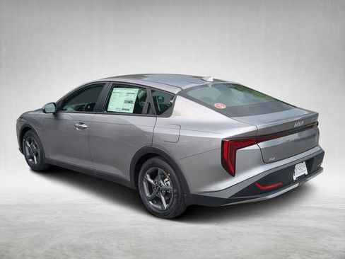 New 2025 Kia K4 LXS image 5