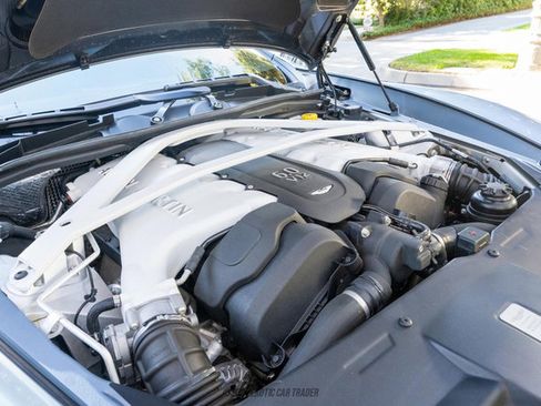 Used 2014 Aston Martin Vanquish Coupe image 16