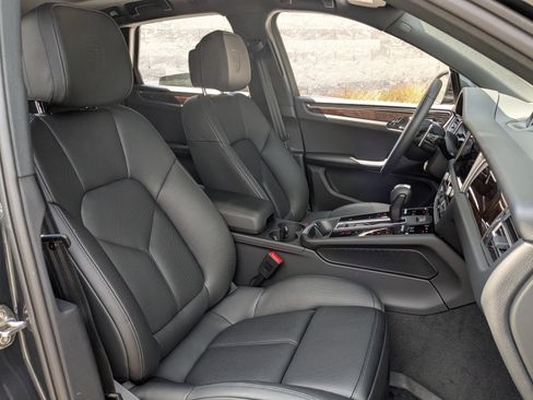 New 2026 Porsche Macan AWD/4WD image 26
