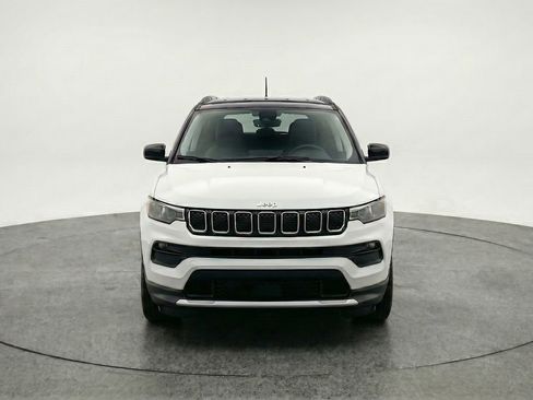 Used 2025 Jeep Compass Limited AWD/4WD image 2