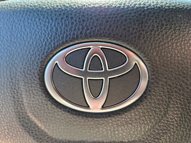 Used 2025 Toyota 4Runner SR5 AWD/4WD image 33