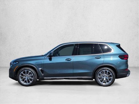 New 2026 BMW X5 xDrive50e image 5