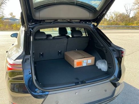 New 2026 Chevrolet Equinox EV LT image 24