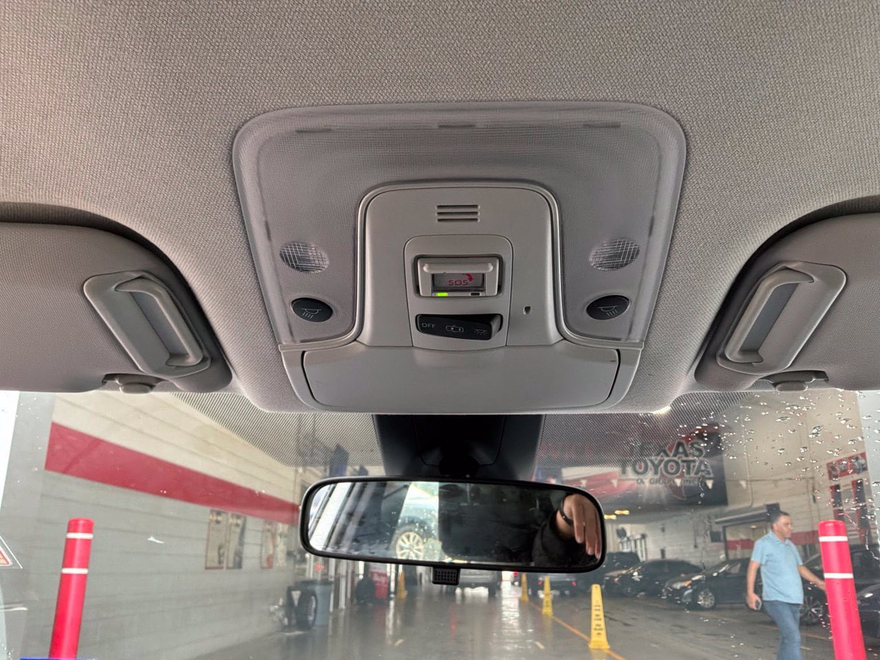 Used 2021 Toyota Prius LE FWD image 16