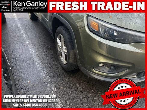 Used 2019 Jeep Cherokee Latitude Plus w/ Cold Weather Group image 11