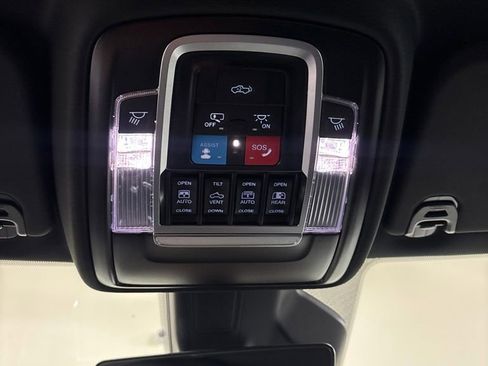 New 2026 RAM 1500 Laramie AWD/4WD image 14