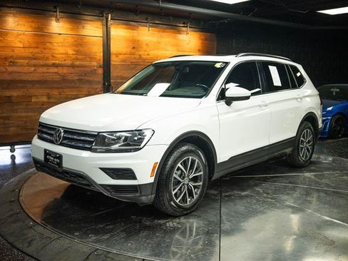 Used 2019 Volkswagen Tiguan SE FWD image 2