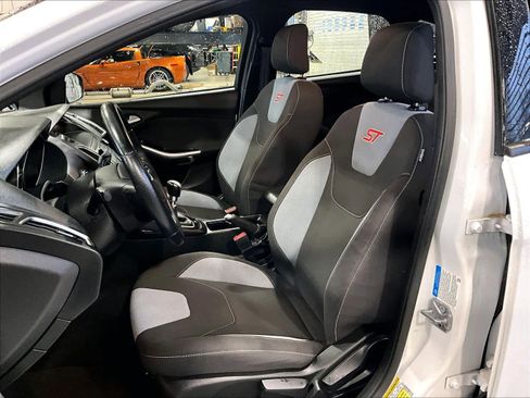 Used 2018 Ford Focus ST image 10