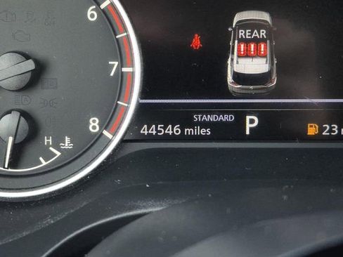 Used 2023 Nissan Rogue SV image 30