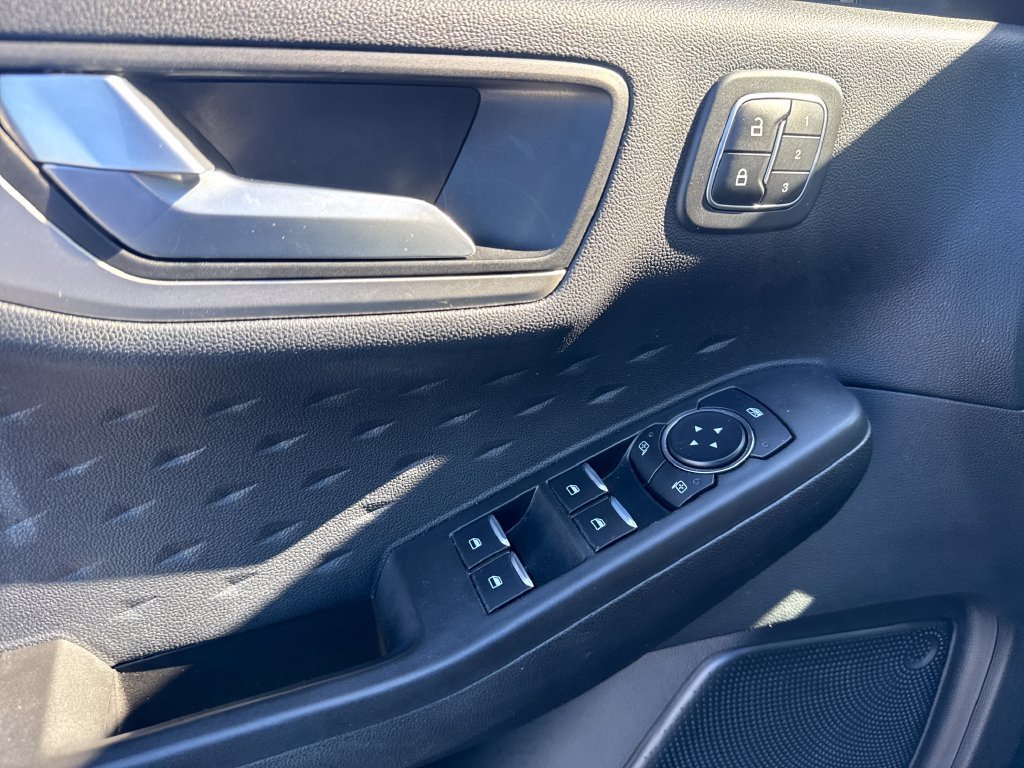 Used 2020 Ford Escape SEL AWD/4WD image 14