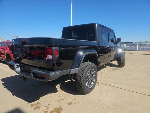 Used 2020 Jeep Gladiator Sport AWD/4WD image 6