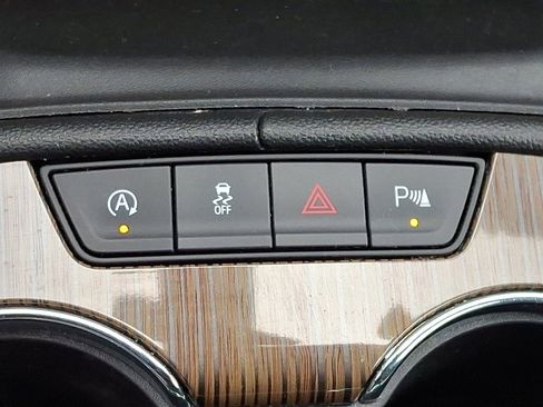 Used 2023 GMC Acadia SLE w/ Driver Convenience Package image 25