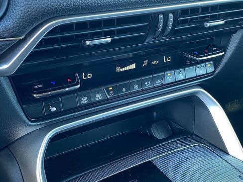 Used 2024 MAZDA CX-90 3.3 Turbo w/ Preferred Plus image 25