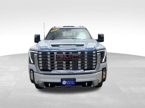 Used 2024 GMC Sierra 3500 Denali w/ Denali Reserve Package AWD/4WD image 4