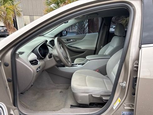 Used 2022 Chevrolet Malibu LS image 3