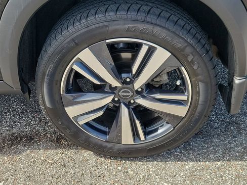 Certified 2024 Nissan Rogue SL w/ SL Premium Package FWD image 5