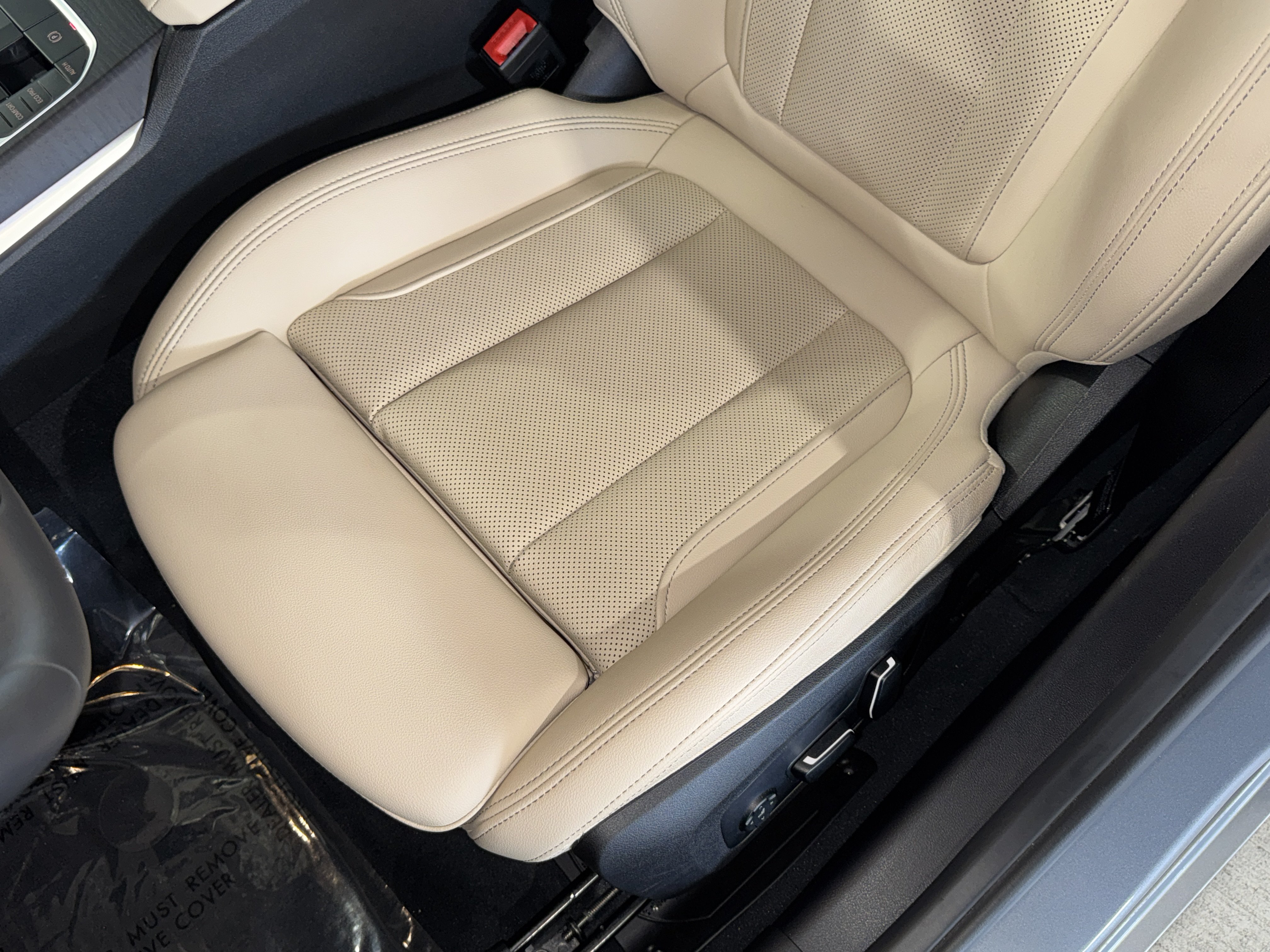 Certified 2026 BMW 330i Sedan w/ Premium Package RWD image 34