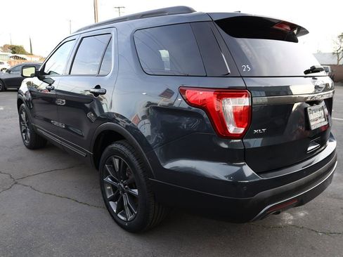 Used 2017 Ford Explorer XLT w/ Equipment Group 202A image 6