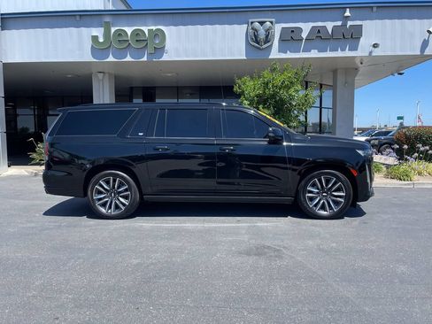 Used 2023 Cadillac Escalade ESV Sport w/ Touring Package AWD/4WD image 3