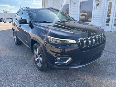 Used 2021 Jeep Cherokee Limited image 3
